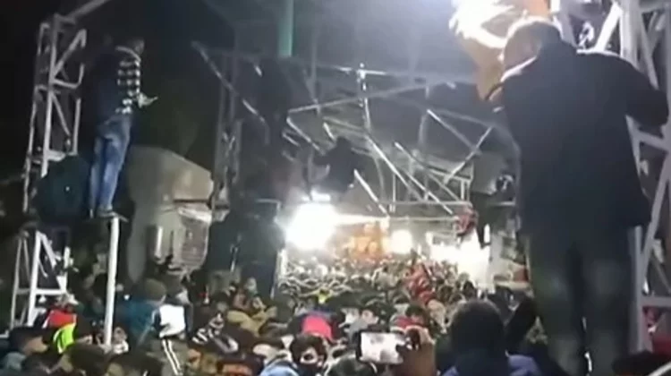 India: Estampida en santuario deja al menos 12 muertos India: Estampida en santuario deja al menos 12 muertos