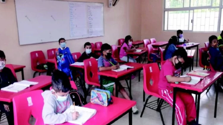 ¿Deben regresar los estudiantes a clases presenciales en Guatemala?
