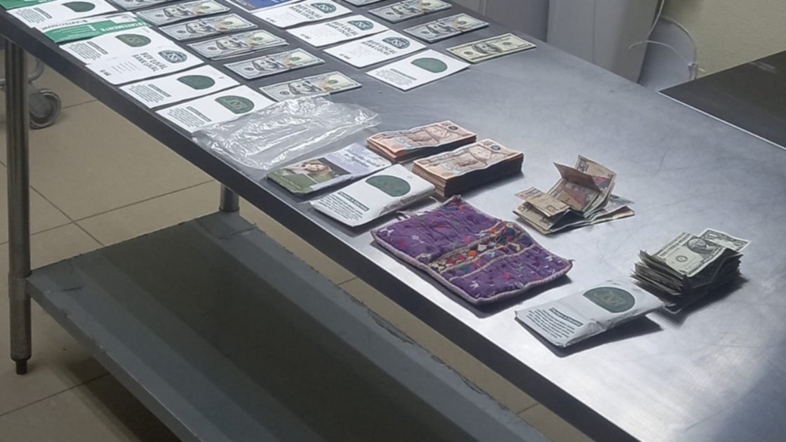 Detienen a mujer que pretendía salir de Guatemala con dinero sin declarar