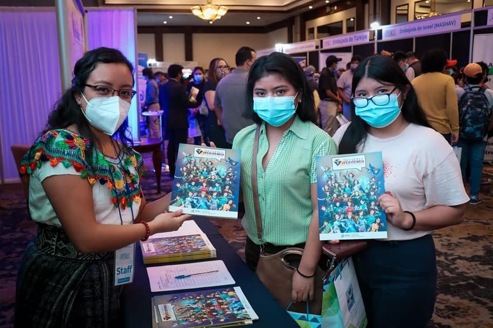 Senacyt realizó la primera Feria de becas STEM